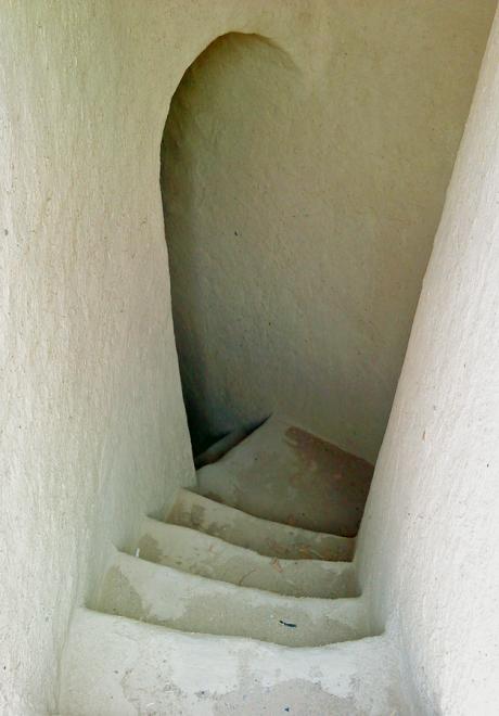 auf der suche im turm...  //  al ain - mco III.2010